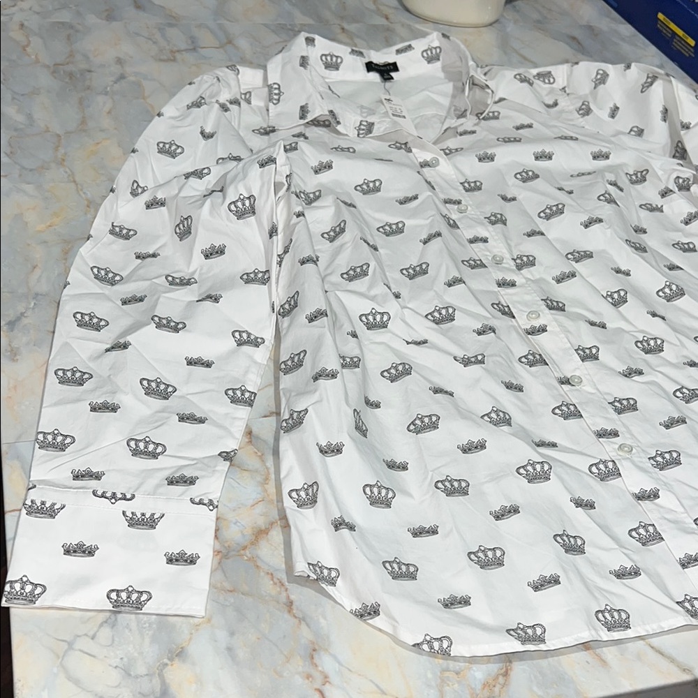 NWT Talbots Gray and White Crown Print Blouse - Picture 5 of 7